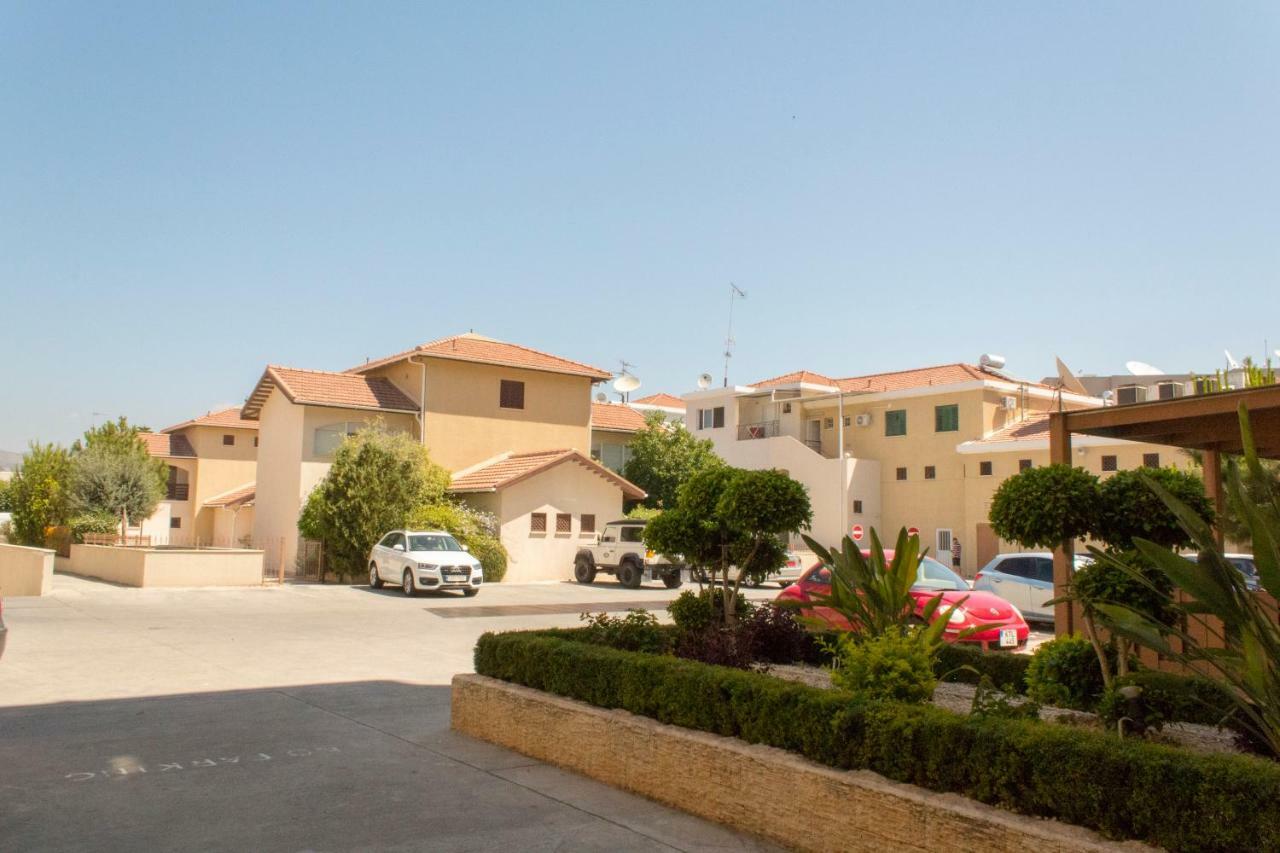 Galatex Beach Apartment Limassol Exterior foto